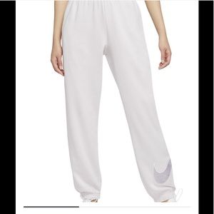 Nike Women’s Plus Size fleece Jogger